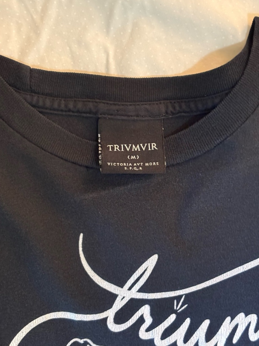 Trivmvir Victoria Avt Mors RARE Black Graphic Tee vintage - Picture 3 of 11
